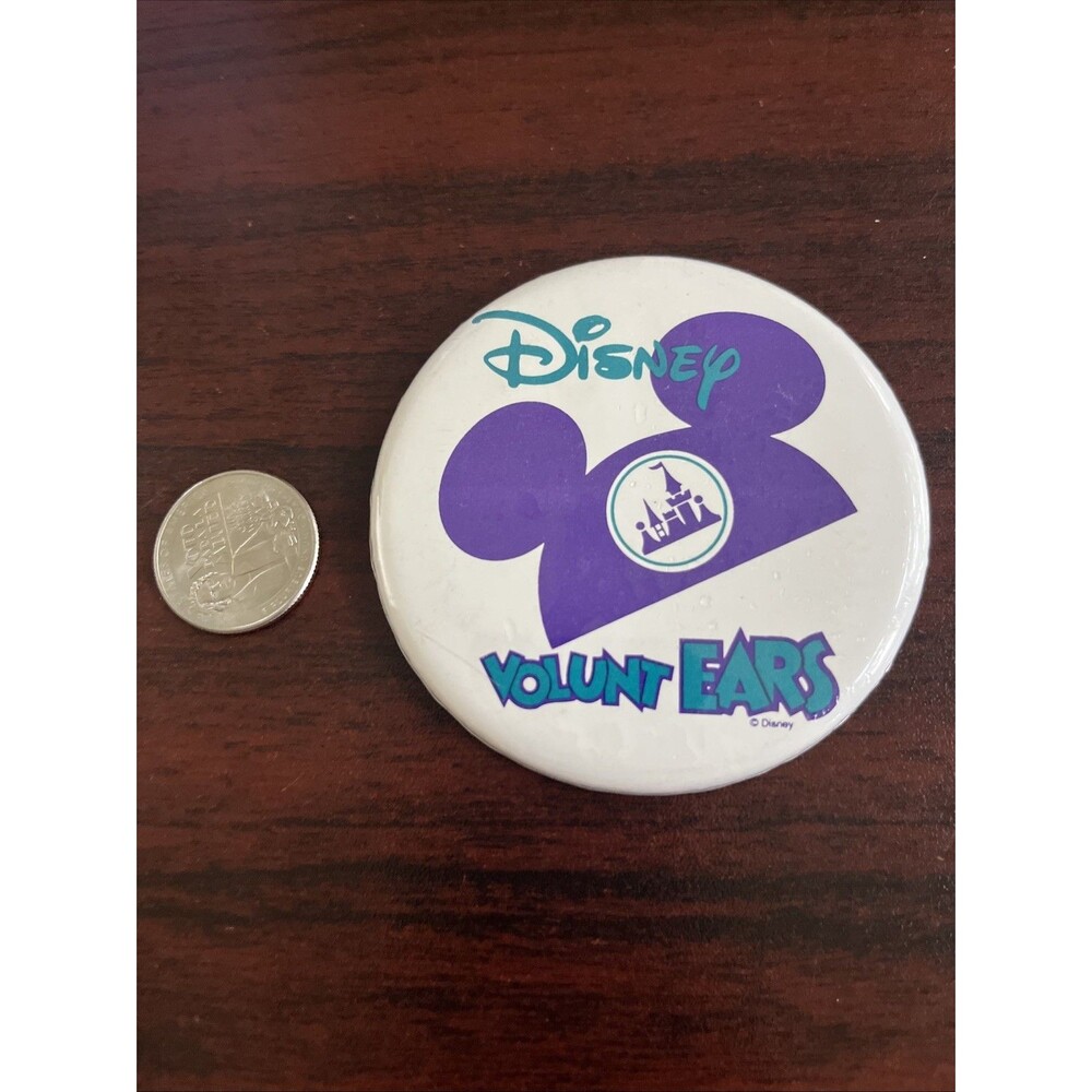 Disney‎ VoluntEARS Button Pin - Picture 2 of 3